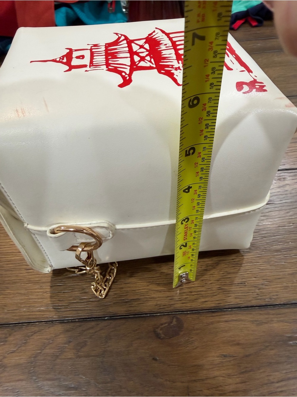 White Crossbody Chinese food Bag with Red Print and Gold Chain Strap - Picture 11 of 11